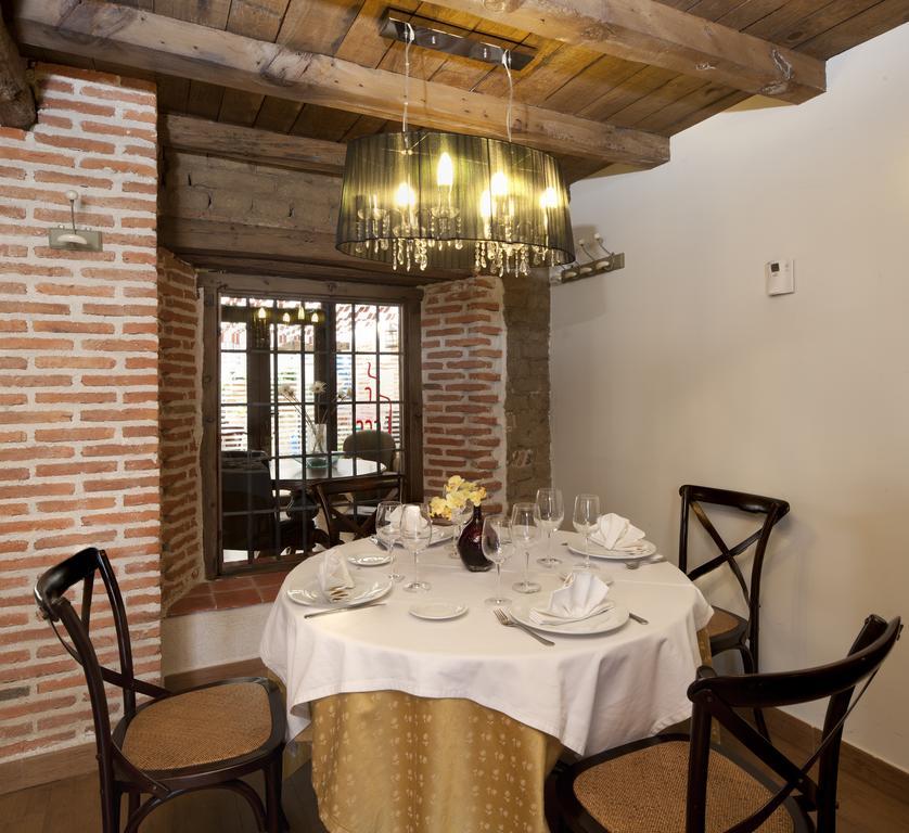 Hosteria Del Mudejar Avila Velayos Exterior photo